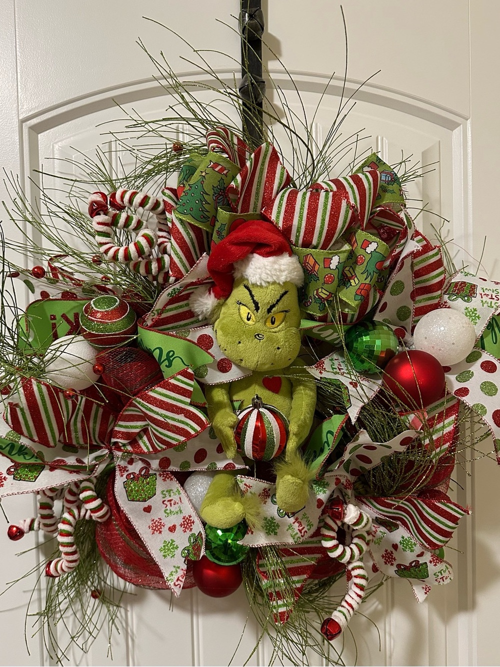 Holiday Grinch Wreath Decoration - Green/Red